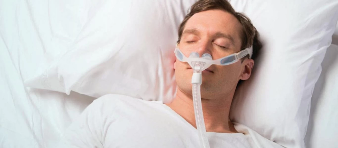 Τι είναι η υπνική άπνοια και από τι προκαλείται; (βίντεο)